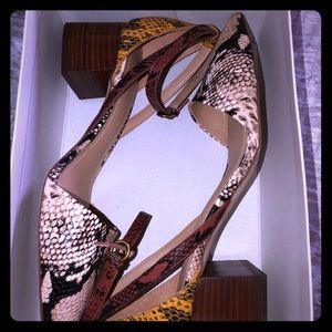 BNIB Gibson latimer “leilani” block heels size 8